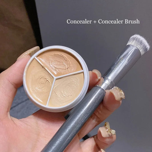 3-Color Concealer Palette + Brush.